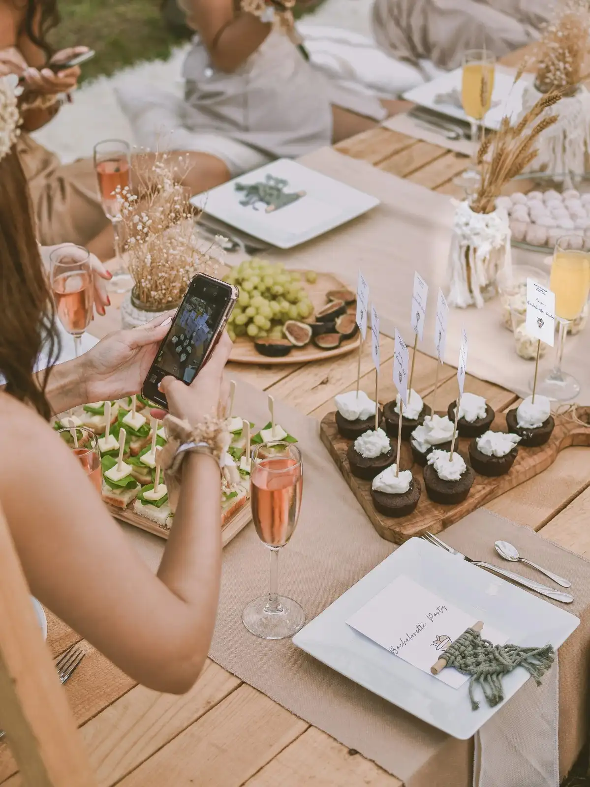 Influencer Marketing Cost in UAE 2026: Real AED Rates by Platform | Tikit